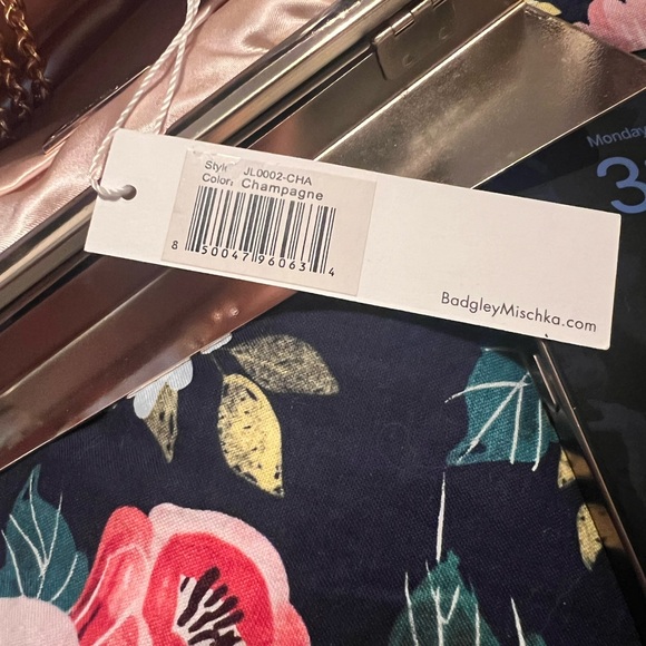 Badgley Mischka Jewel Haven Textural Satin Asymmetric Frame NWT - Picture 6 of 6